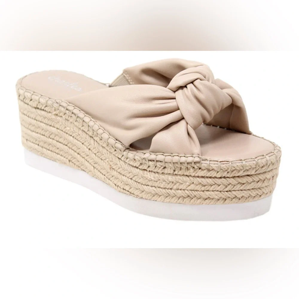 NWT SCOOP WEDGE Platform Heels By CHARLES BY CHARLES DAVID Nude Color, Size 6M